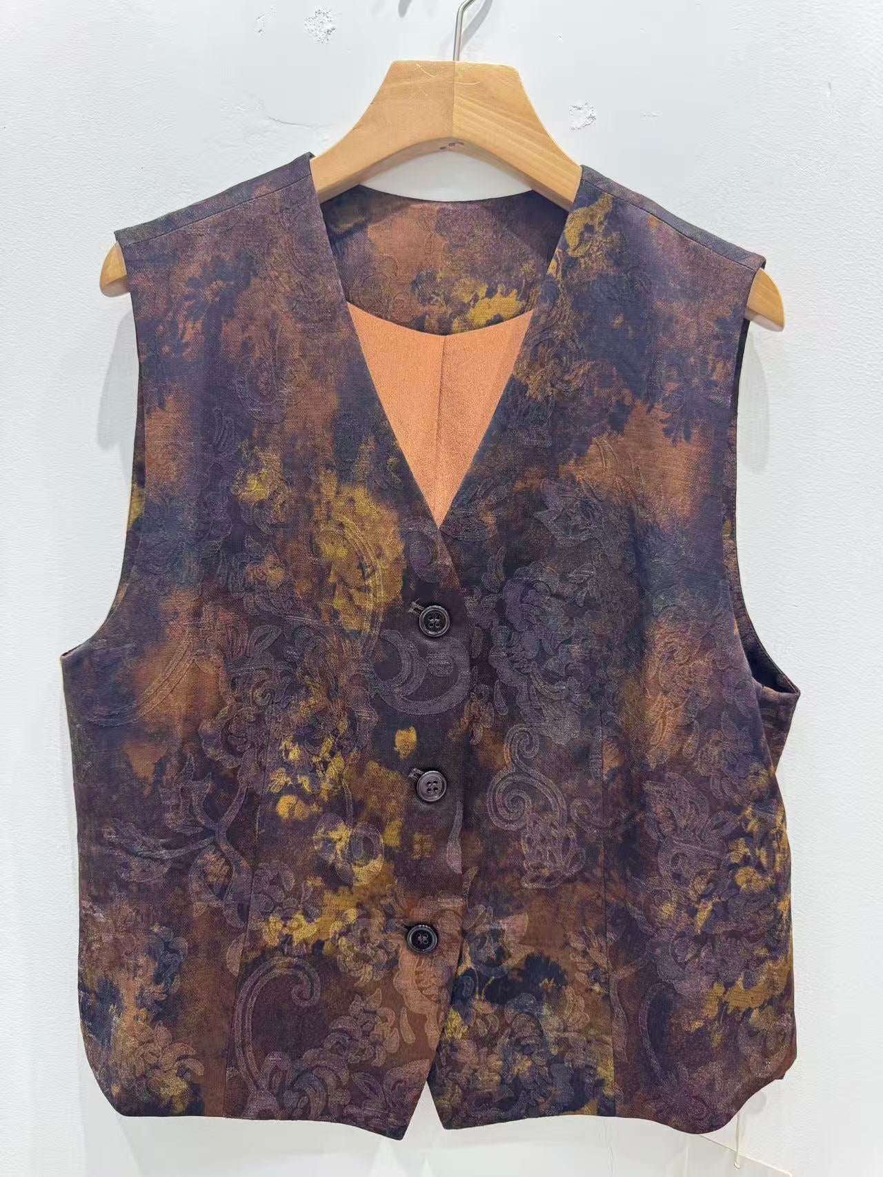 Retro printed vest